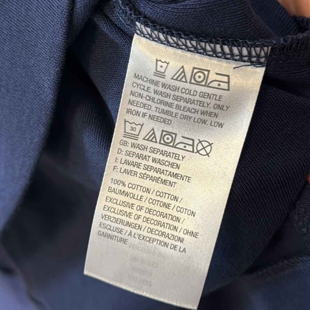 Women’s large navy blue Isaac Mizrahi Live 100% cotton v-neck tshirt - Picture 6 of 8